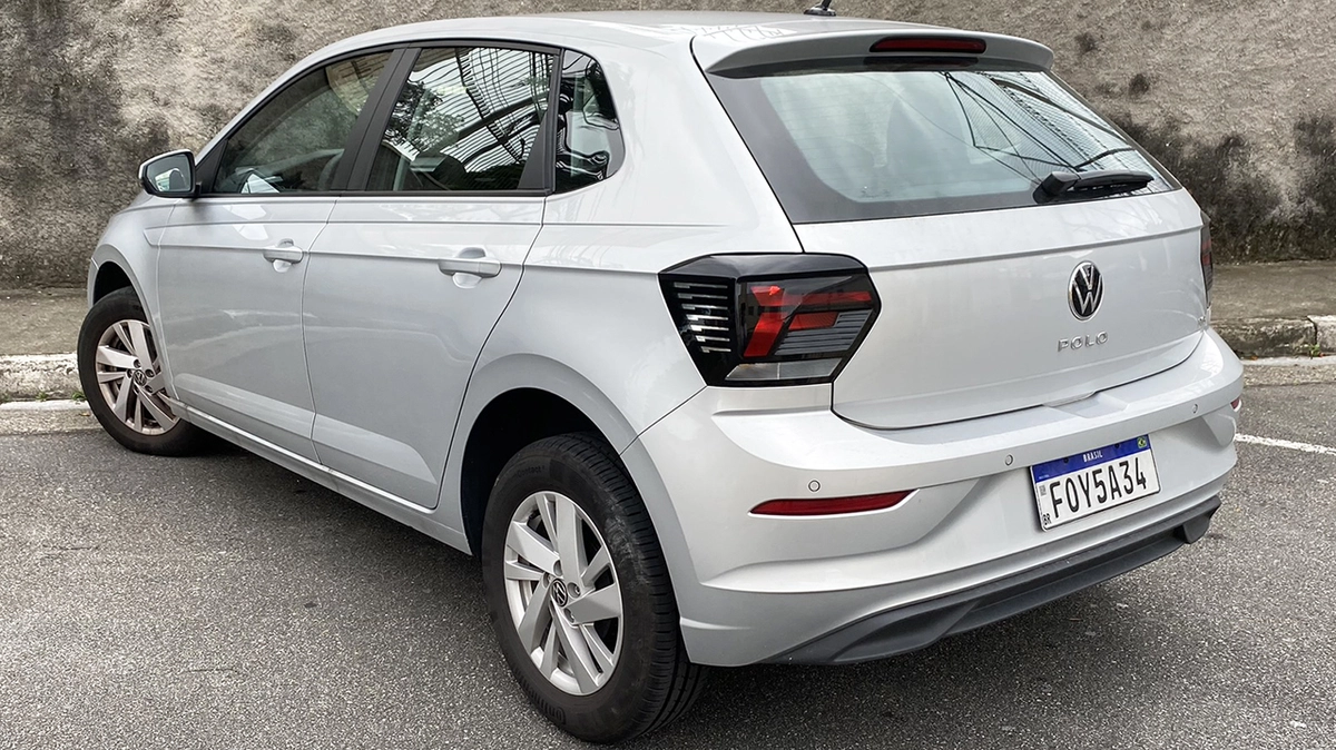 Hatch garante quarto lugar entre os carros mais vendidos no Brasil em março, mas para isso somou as vendas do Novo Polo com o Polo Track 