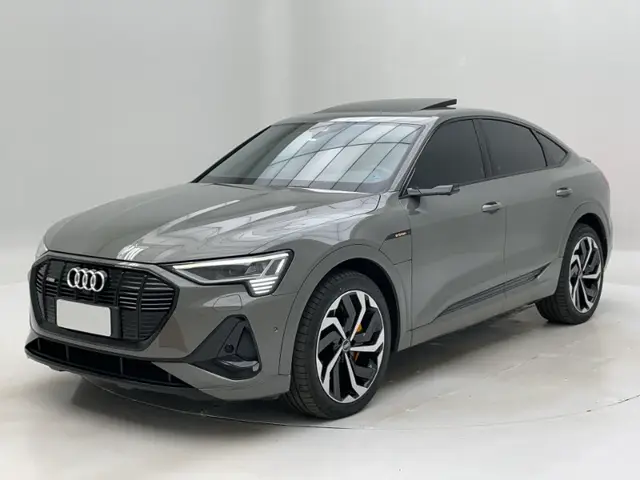 Carro Audi e-tron Sportback 2022 Performance Black (Aut)