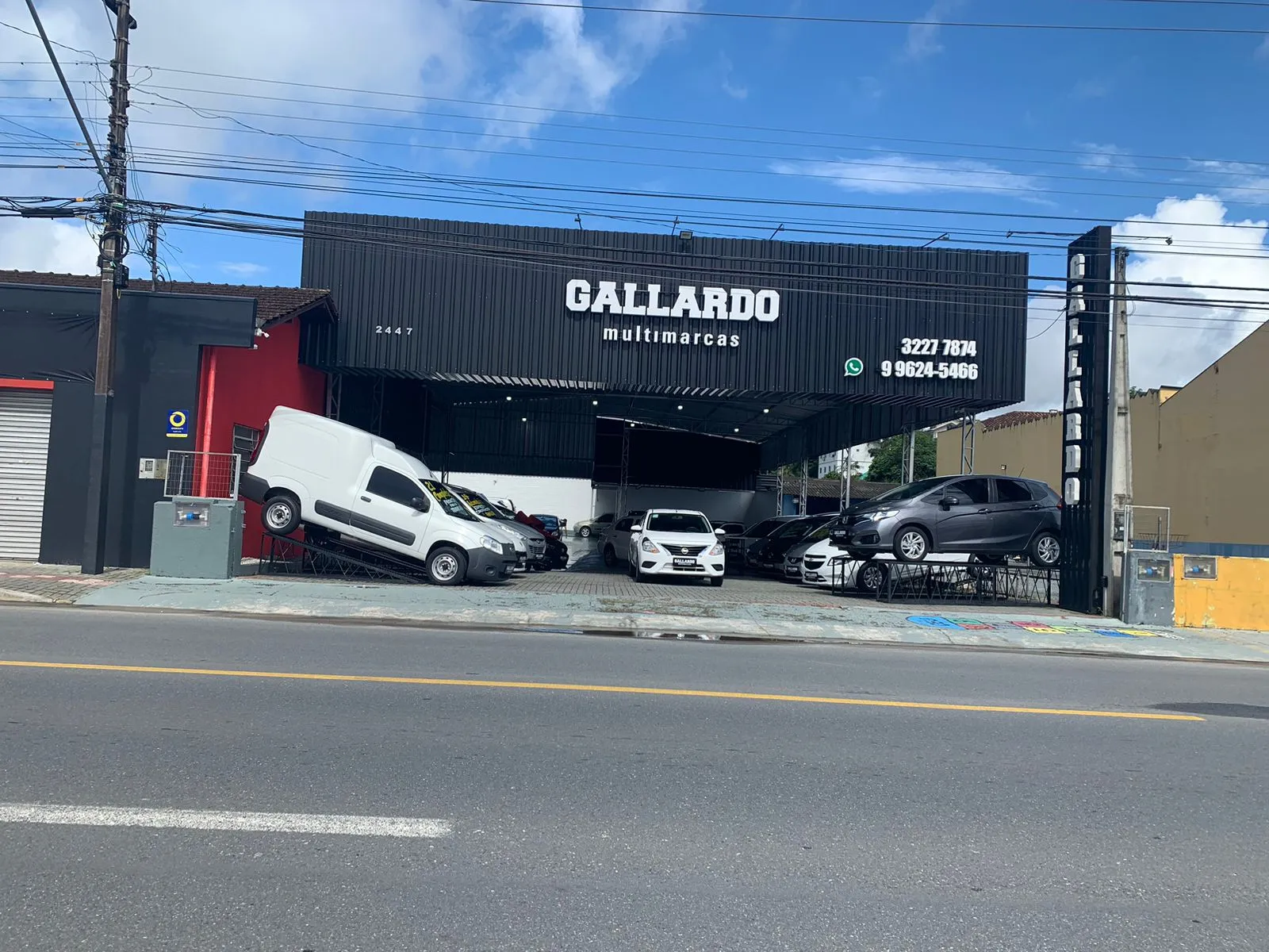 Fachada da loja Veículos à venda em Gallardo Multimarcas - Joinville - SC | Mobiauto