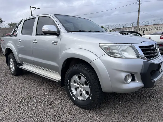 Carro Toyota Hilux Cabine Dupla 2013 Hilux 3.0 TDI 4x4 CD SRV