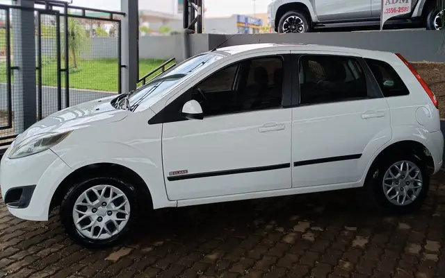 Carro Ford Fiesta Hatch 2013 1.6 (Flex)