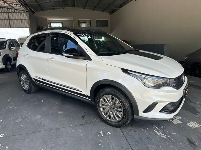 Carro Fiat Argo 2020 1.3 Trekking (Flex)