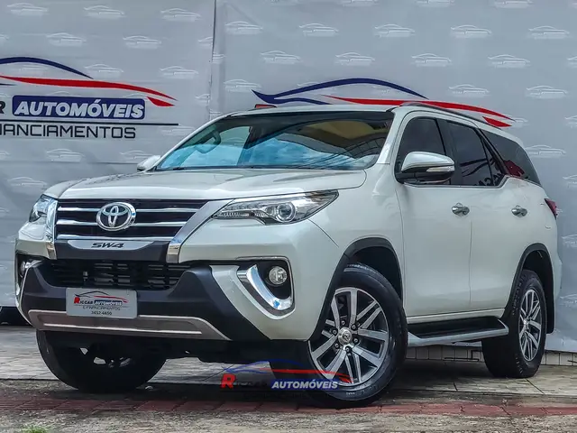 Carro Toyota SW4 2016 2.8 TDI SRX 7L 4x4 (Aut)