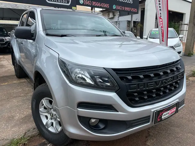 Carro Chevrolet S10 Cabine Dupla 2017 S10 2.5 ECOTEC SIDI Advantage 4x2 (Cabine Dupla)