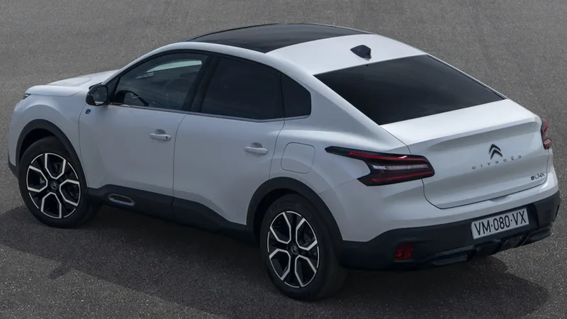 Citroën registra ëC4 X no Brasil, SUV cupê elétrico maior que Fiat Fastback  