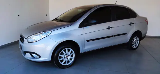 Carro Fiat Grand Siena 2018 Attractive 1.0 (Flex)