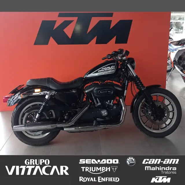 Moto Harley-Davidson Sportster XL 883 2014 Roadster