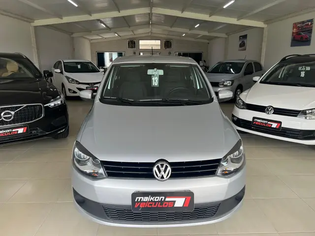 Carro Volkswagen Fox 2013 1.0 TEC (Flex) 4p
