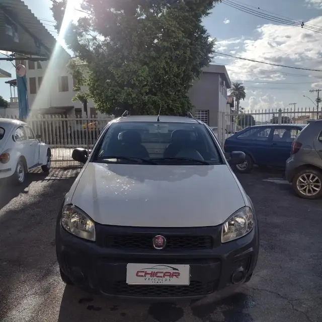 Carro Fiat Strada 2014 Working 1.4 (Flex)