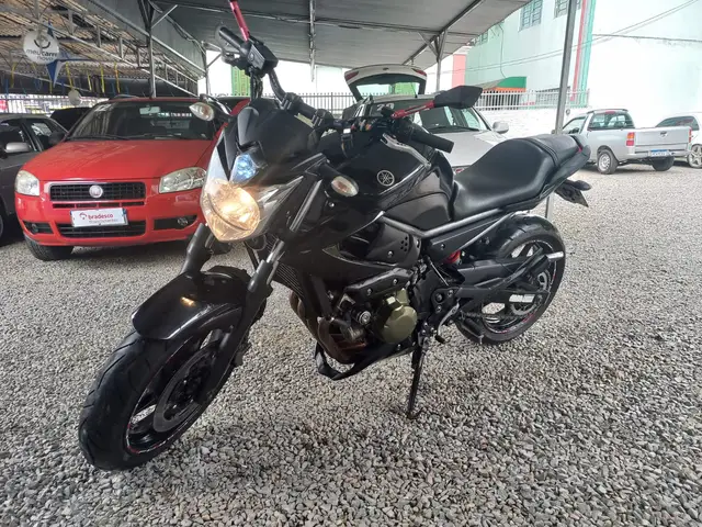 Moto Yamaha XJ6 N 2010 XJ6 N 600
