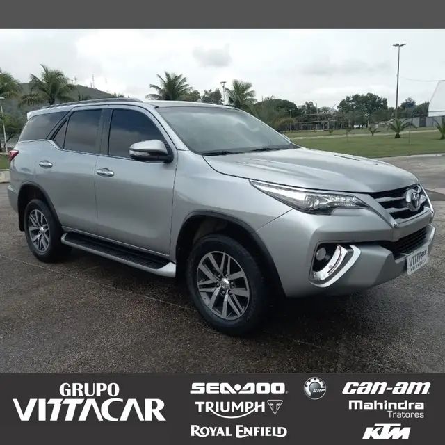 Carro Toyota SW4 2017 2.8 TDI SRX 5L 4x4 (Aut)