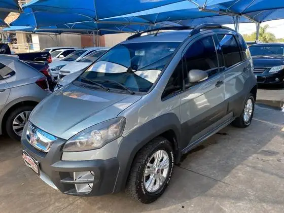 Carro Fiat Idea 2013 Adventure 1.8 16V E.TorQ (Flex)