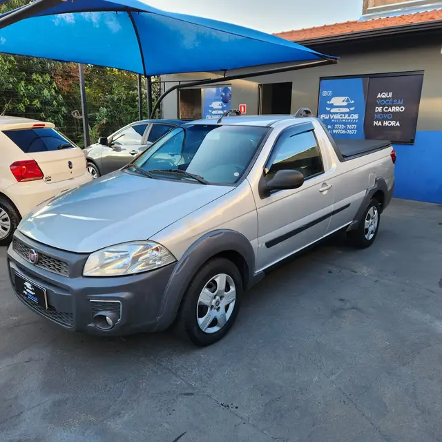 Carro Fiat Strada 2017 Working Plus 1.4 (Flex)