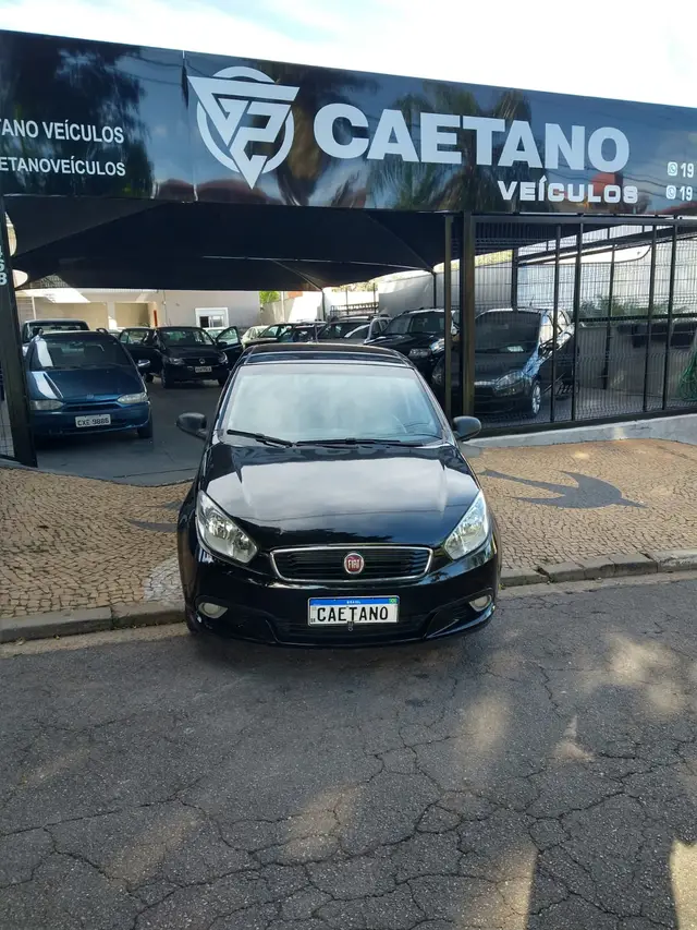 Carro Fiat Grand Siena 2018 Attractive 1.0 (Flex)