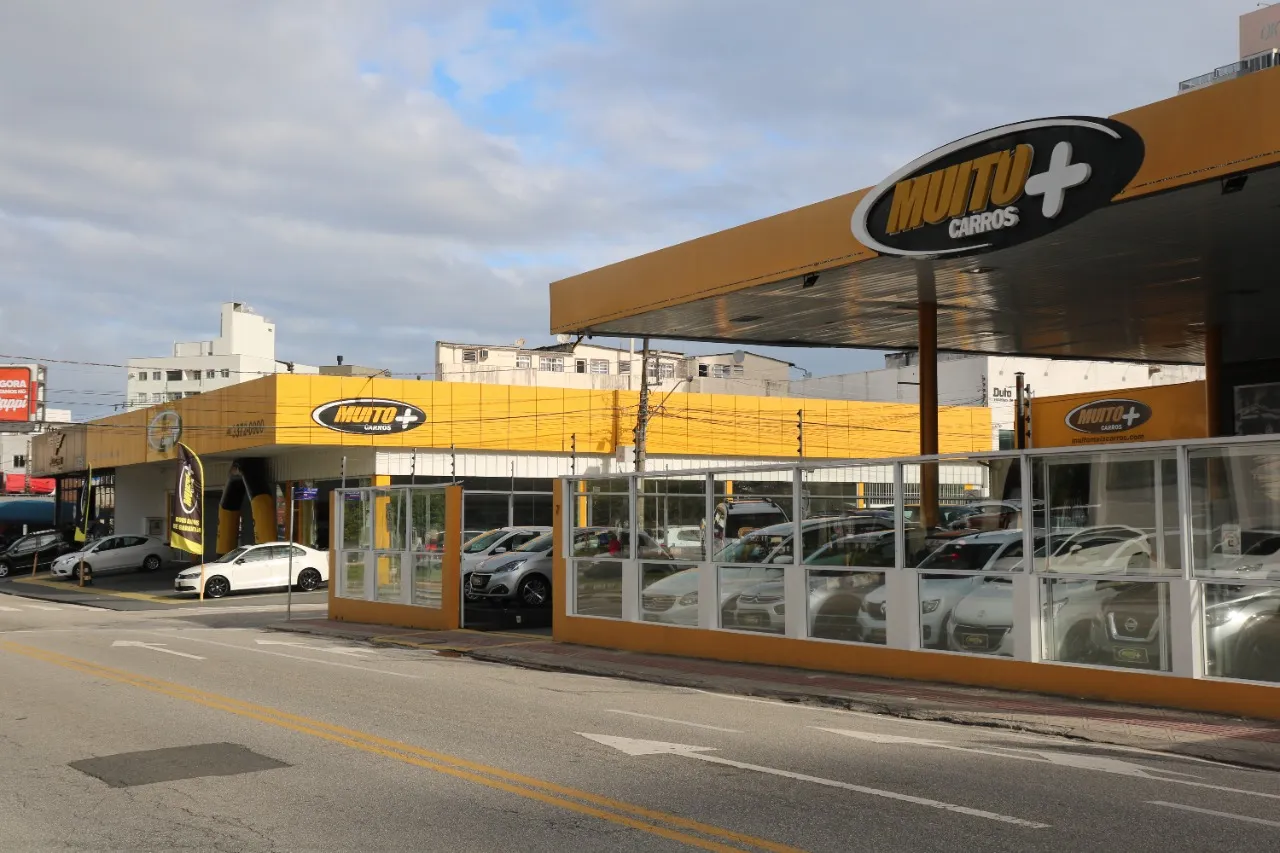 Fachada da loja MUITO MAIS CARROS - São José - SC