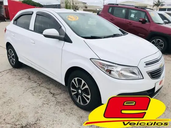 Carro Chevrolet Onix 2013 1.4 LT SPE/4