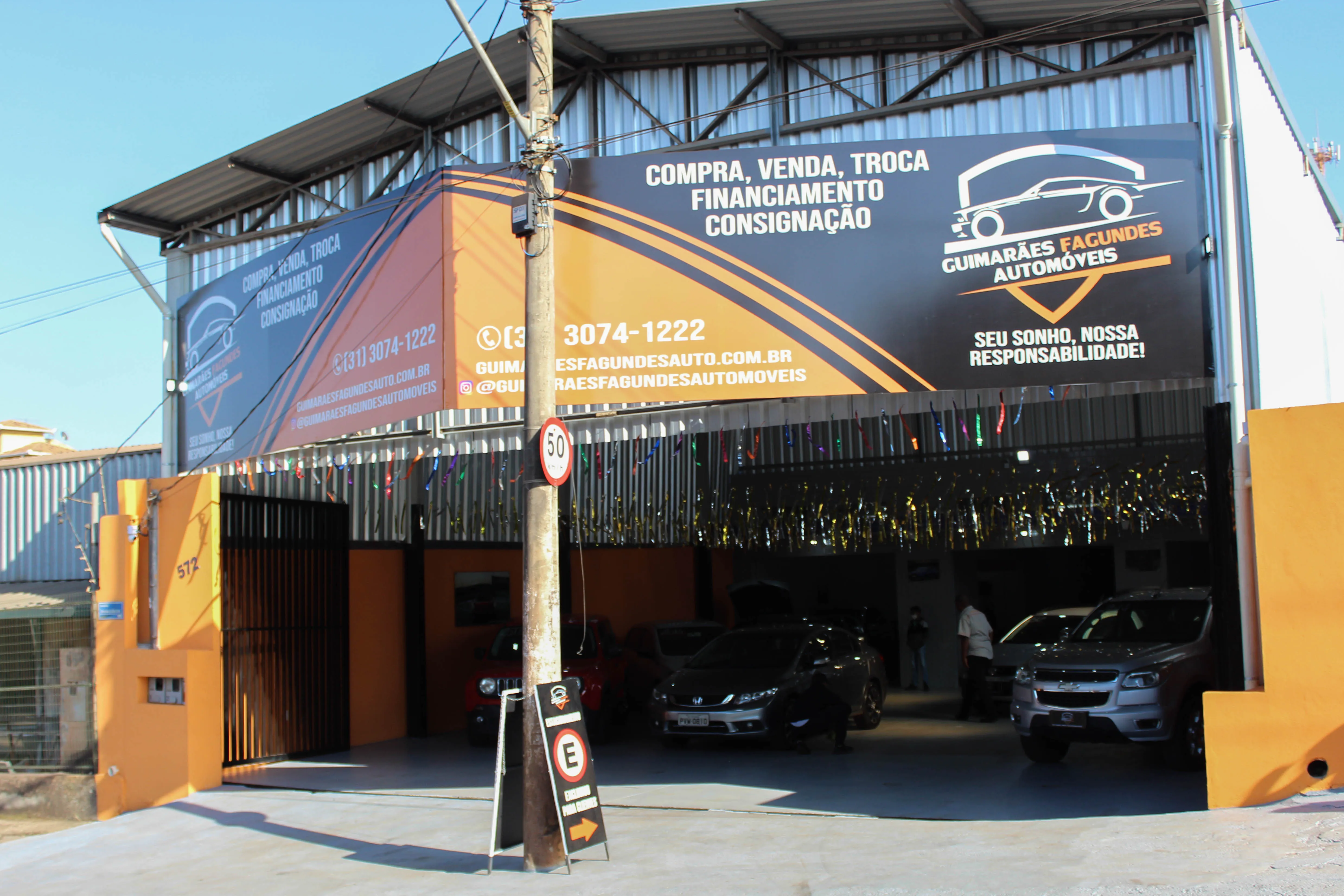 Fachada da loja Veículos à venda em GUIMARAES & FAGUNDES COMERCIO E LOCACAO DE AUTOMOVEIS LTDA - Igarapé - MG | Mobiauto