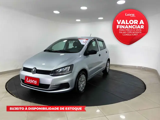Carro Volkswagen Fox 2015 Trendline 1.0 TEC (Flex)