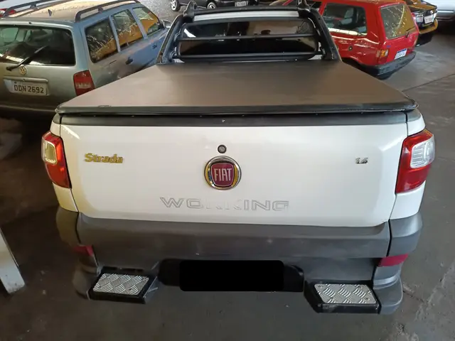 Carro Fiat Strada 2015 Working 1.4 (Flex)