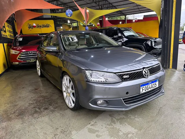 Carro Volkswagen Jetta 2013 2.0 TSI Highline DSG