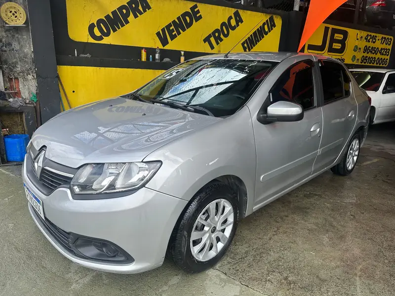 Renault Logan Expression 1.6 8V (flex)