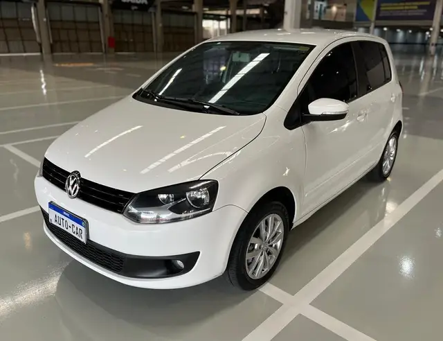 Carro Volkswagen Fox 2014 1.6 VHT (Flex)
