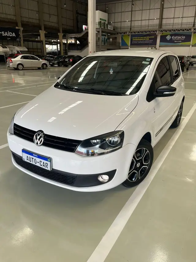 Carro Volkswagen Fox 2014 1.0 TEC (Flex) 2p