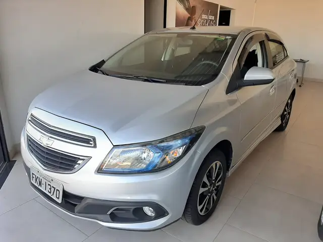 Carro Chevrolet Onix 2014 HATCH LTZ 1.4 8V FlexPower 5p Mec.