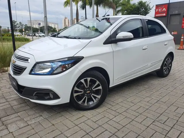 Carro Chevrolet Onix 2015 1.4 LTZ SPE/4 (Aut)