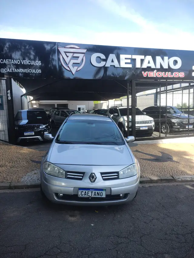 Carro Renault Megane Grand Tour 2012 Mégane Grand Tour Dynamique 1.6 16V (flex)