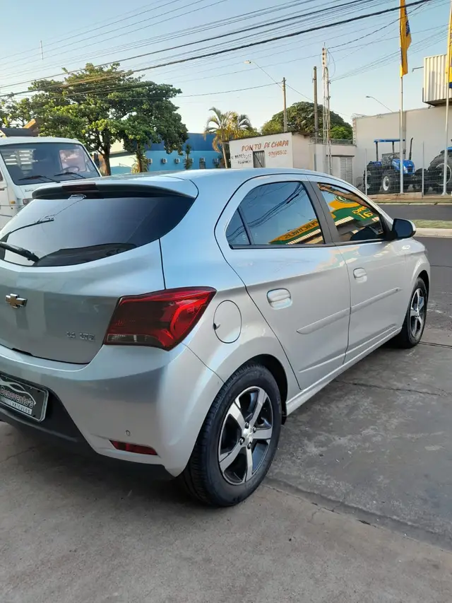 Carro Chevrolet Onix 2018 1.4 LTZ SPE/4