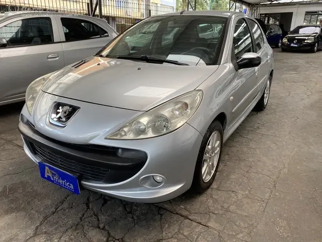 Carro Peugeot 207 2011 XR 1.4 (10 ANOS BRASIL)(Flex) 4p