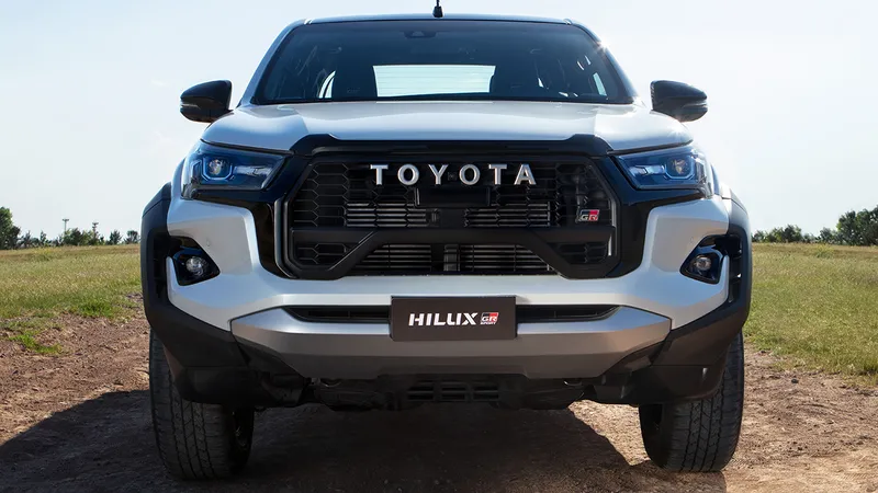 Toyota Hilux GR-Sport 2024 é picape com atitude de rali para as ruas