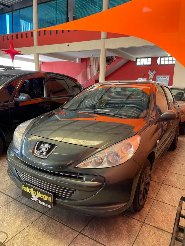 Carro Peugeot 207 2013 Hatch XR 1.4 8V (flex) 2p