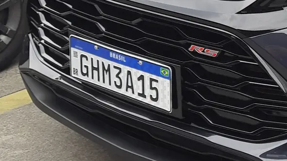 Dirigir sem placa não é crime; entenda nova Lei das placas que está em vigor desde o final de abril