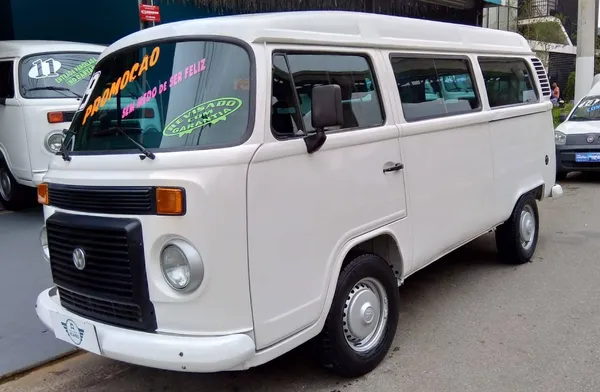 Volkswagen Kombi 2009 em Pato Branco