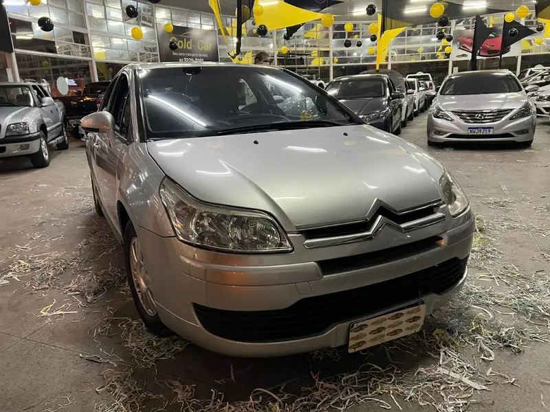 Citroën C4 GLX 1.6 (flex)