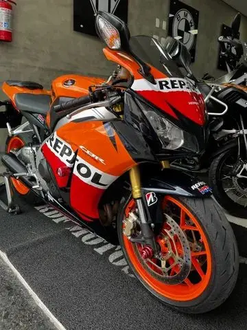 Honda Fireblade (Standard)