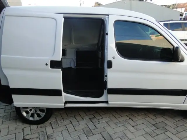 Peugeot Partner Furgão 1.6 16V (Flex)