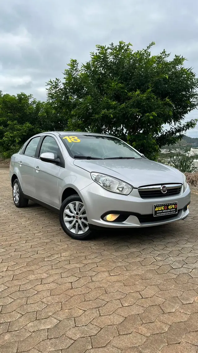 Carro Fiat Grand Siena 2018 Evo Attractive 1.4 8V (Flex)