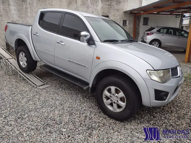 Carro Mitsubishi L200 Triton Sport 2012 HPE 4x4 3.2 DI-D (Aut)