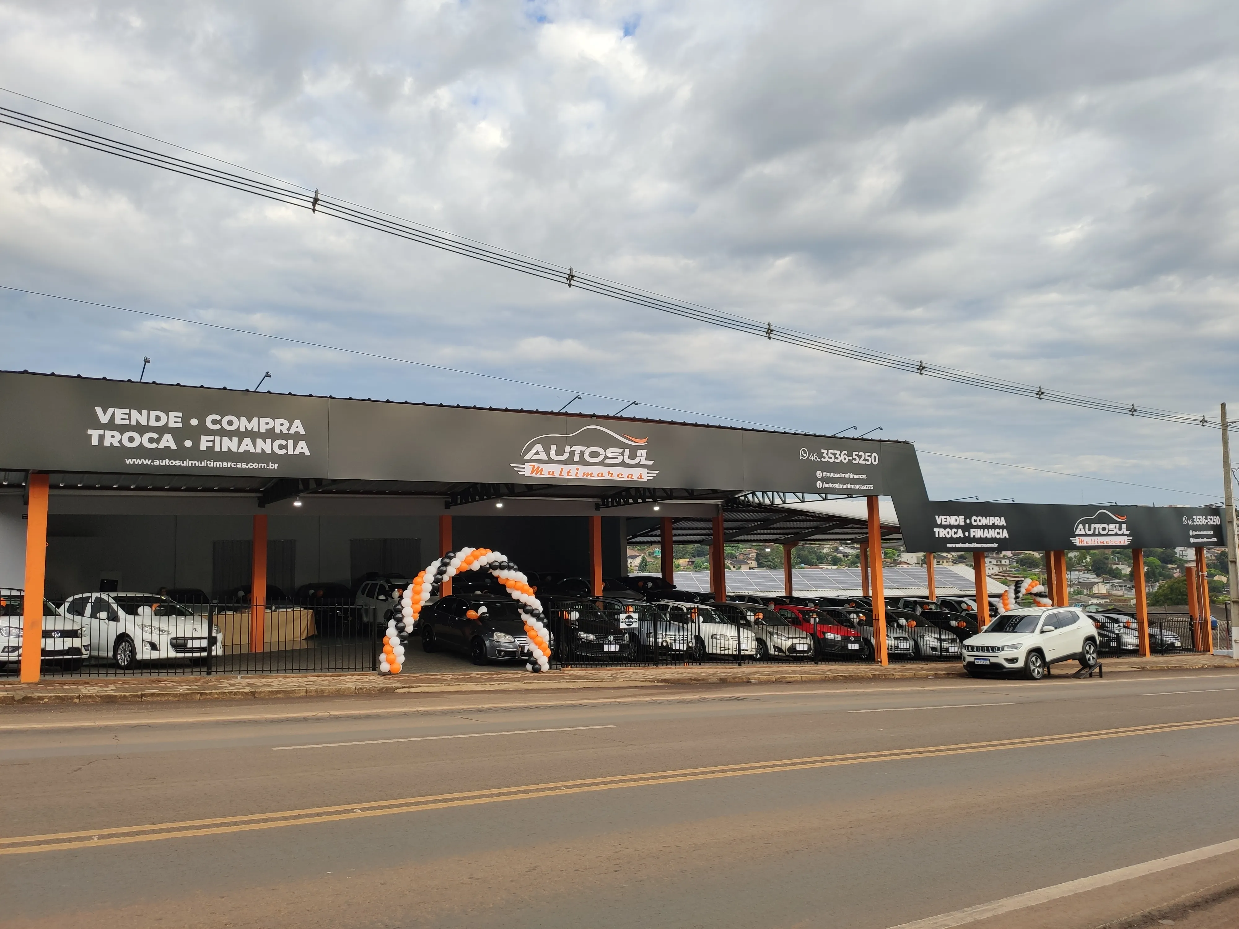Fachada da loja Veículos à venda em Autosul Multimarcas - Dois Vizinhos - PR | Mobiauto