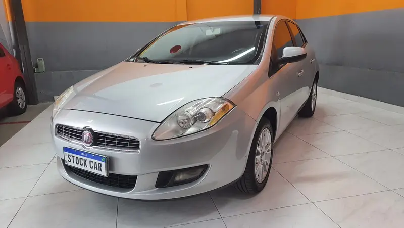 Fiat Bravo Essence 1.8 16V Dualogic (Flex)