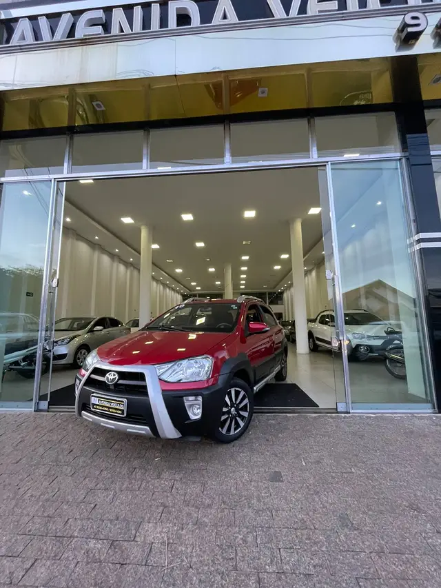 Carro Toyota Etios 2015 Cross 1.5 (Flex)