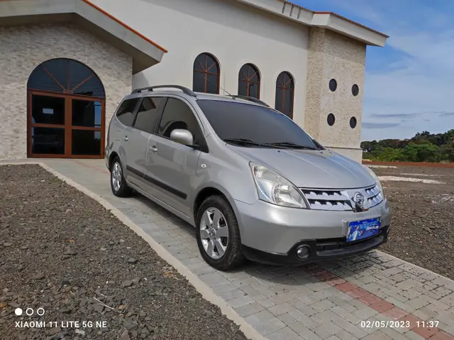 Carro Nissan Grand Livina 2011 SL 1.8 16V (flex) (aut)
