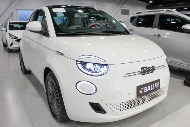 Carro Fiat 500e 2022 Icon elétrico (Aut)