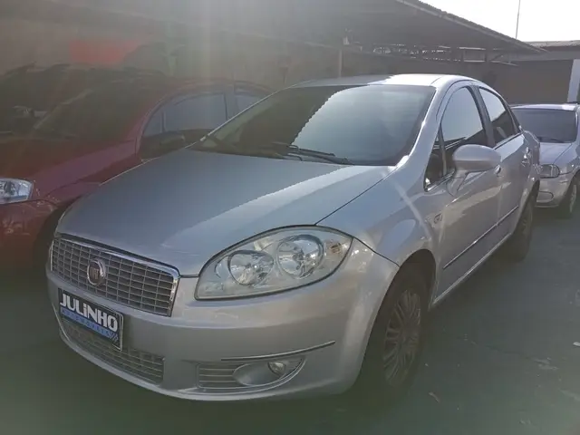 Carro Fiat Linea 2010 HLX 1.9/ 1.8 Flex 16V 4p