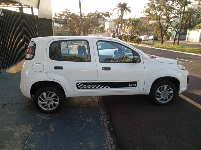 Fiat Uno Attractive 1.0
