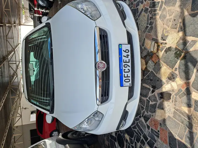 Carro Fiat Grand Siena 2013 Essence 1.6 16V Dualogic (Flex)