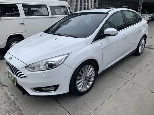 Carro Ford Focus Sedan 2016 Titanium Plus 2.0 PowerShift (Aut)
